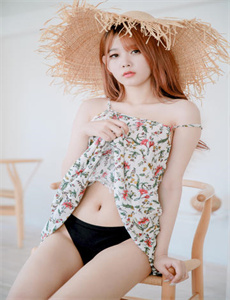 《女女开车车好快的车车片段-父女一起看av》
