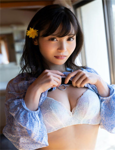 《日本美女搞基视频-奶头被男人吮摸的涨起来了》