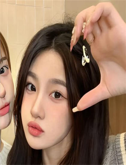 漂亮女老板在线播放_漂亮的保姆中文完整高清_午夜香吻高清观看视频在线