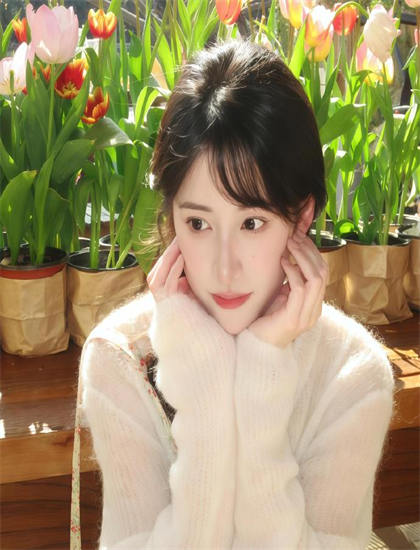 镜花风月之春降叙事手法解析精彩绝伦的：时间线安排与视角切换技巧探讨