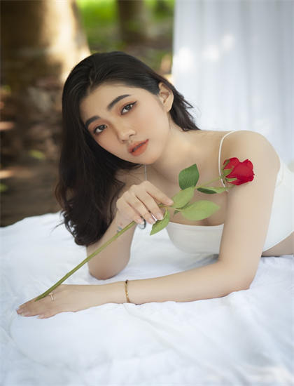 花木兰刘亦菲在线观看免费版高清_老师洗澡时让我进去吃她的胸_机智的恋爱综艺免费观看第二期